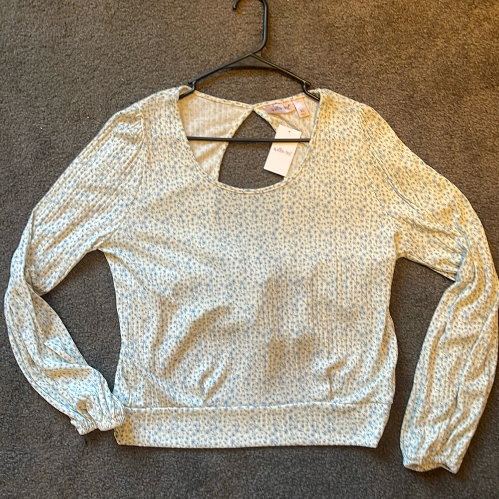 Long Sleeve Open Back with Bow Floral Shirt